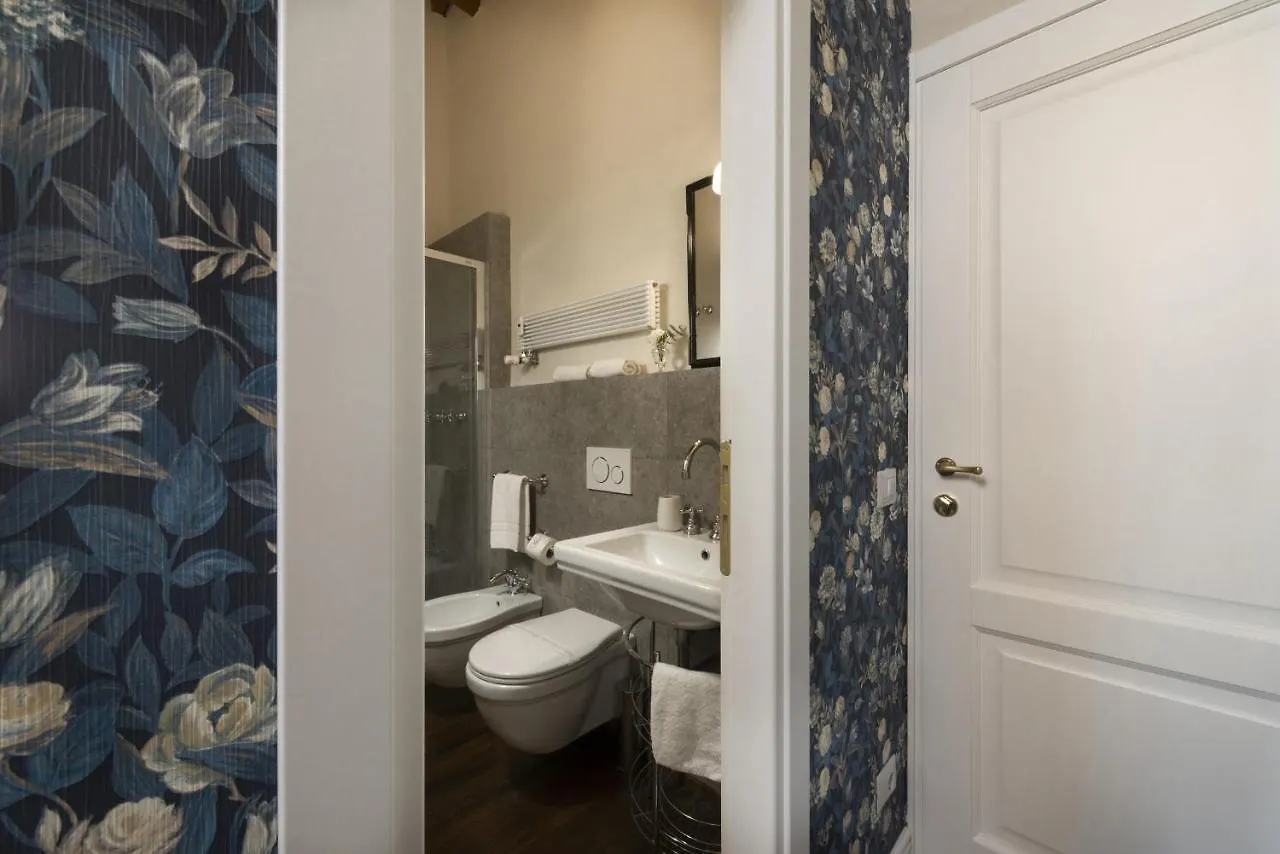 *** Guest house Parione Uno Hotel Florence Italy